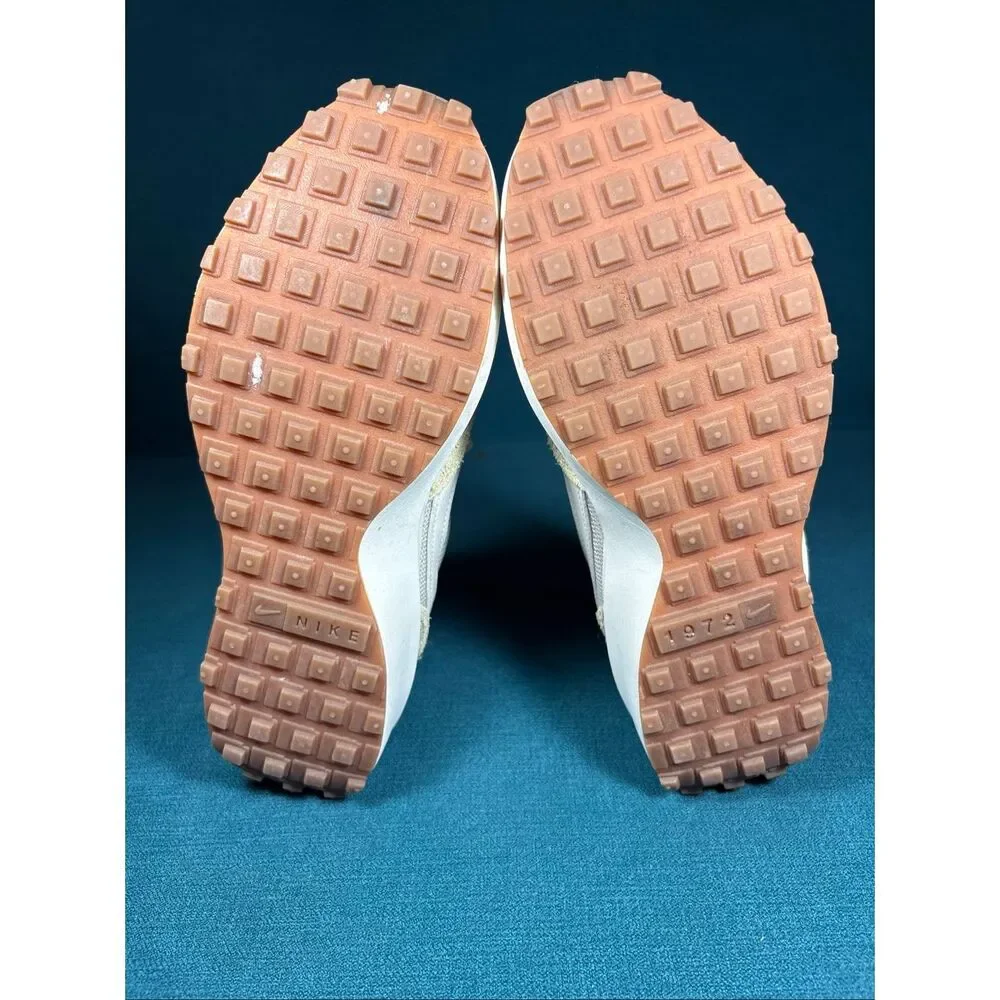 Nike Waffle Debut Vintage Light Bone Sail Women's Size 6.5 (DX2931-001)